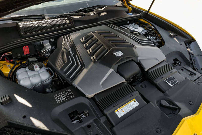 2024 Lamborghini Urus S