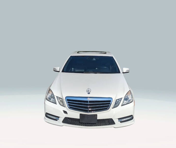 2012 Mercedes-Benz E-Class E350 Luxury photo 4