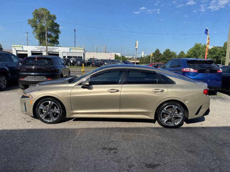 2022 Kia K5 EX
