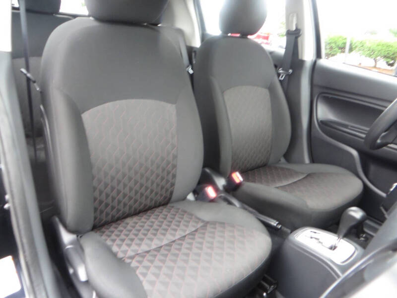 2024 Mitsubishi Mirage ES