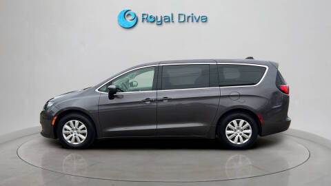 2021 Chrysler Voyager L