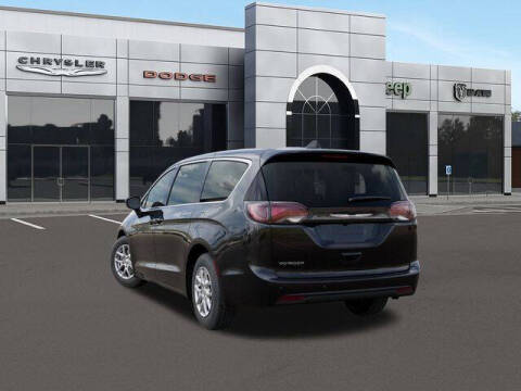 2026 Chrysler Voyager LX