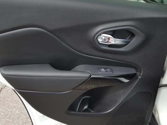 2020 Jeep Cherokee Altitude