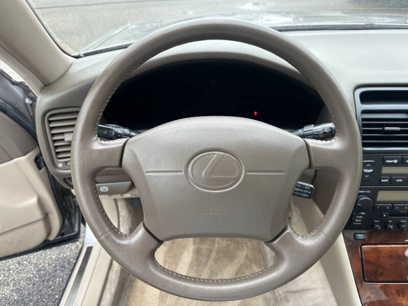 1995 Lexus LS 400