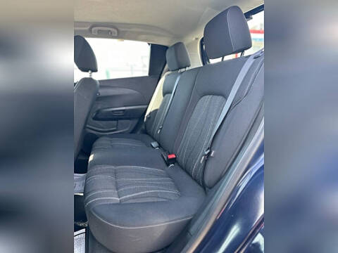 2016 Chevrolet Sonic LT Auto