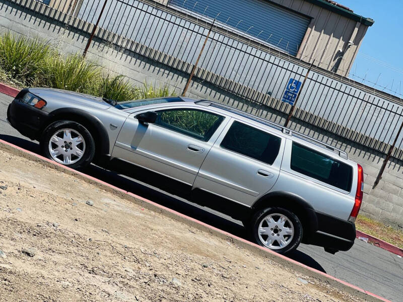 2004 Volvo XC70