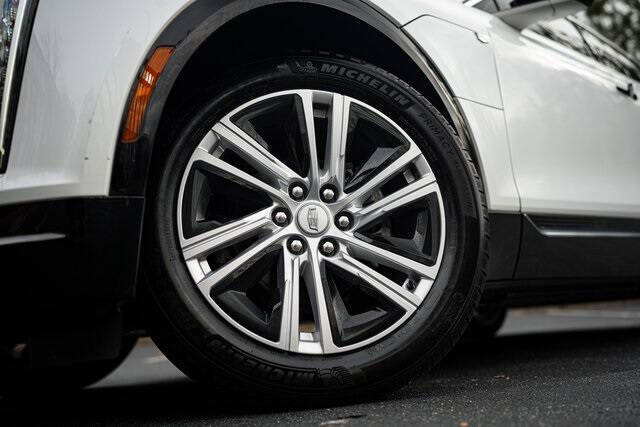 2024 Cadillac LYRIQ Tech