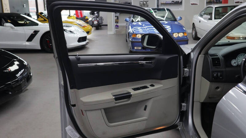 2006 Chrysler 300 SRT-8