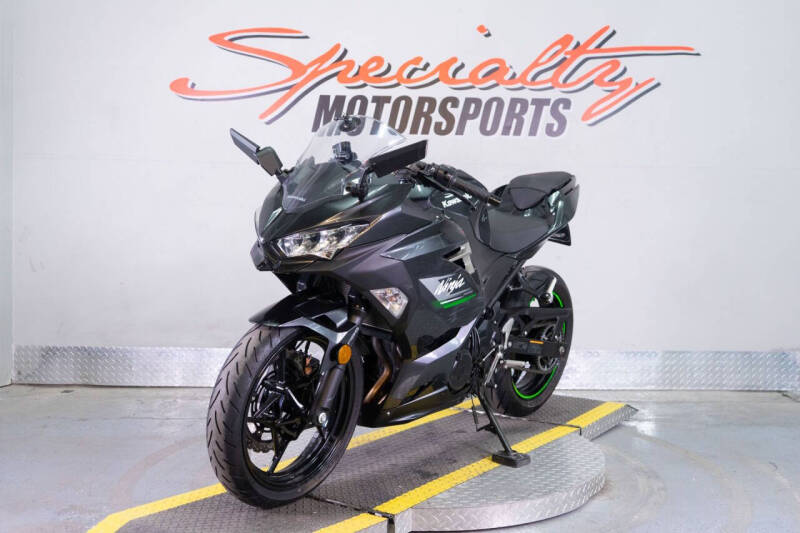2022 Kawasaki Ninja 400 ABS