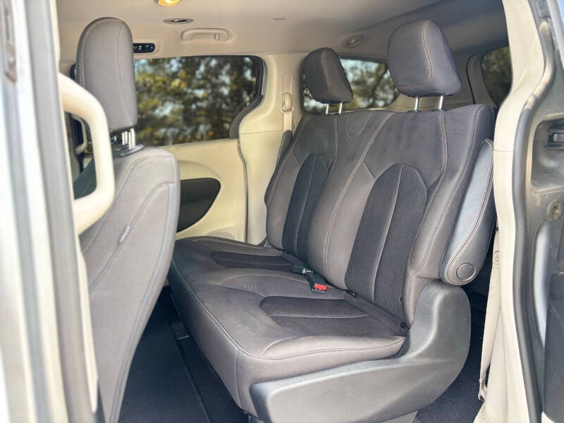2019 Chrysler Pacifica L