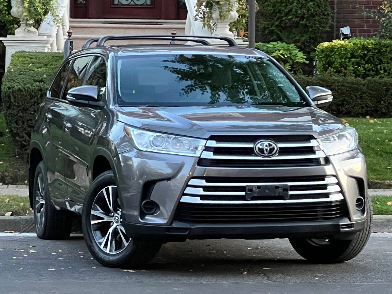 2017 Toyota Highlander for sale at VLD HOLDING INC. in Brooklyn, NY