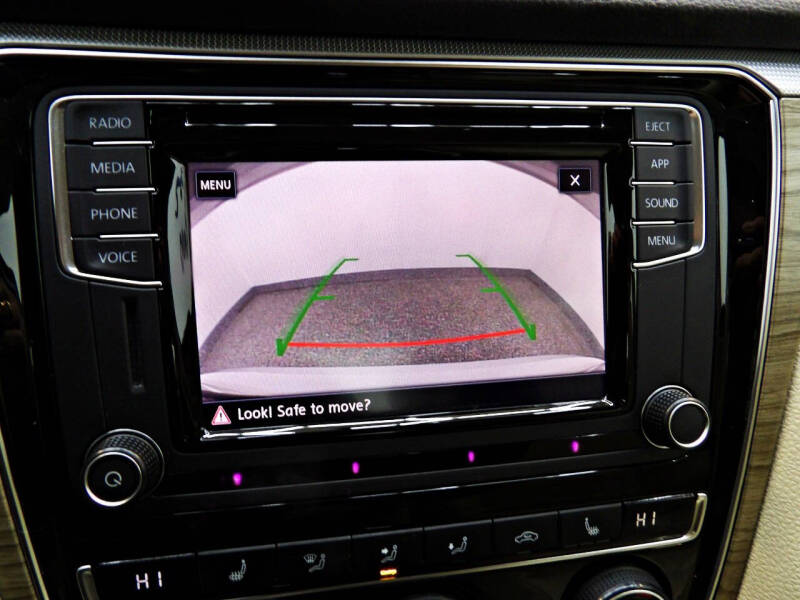 2018 Volkswagen Passat 2.0T SE