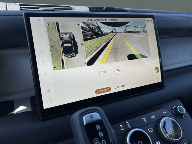 2025 Land Rover Defender 90 P400 X-Dynamic SE