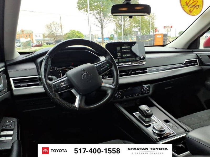 2024 Mitsubishi Outlander SE