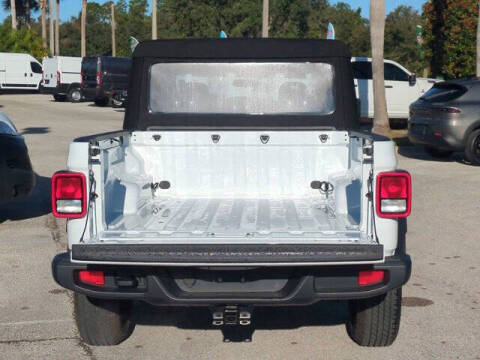 2024 Jeep Gladiator Sport