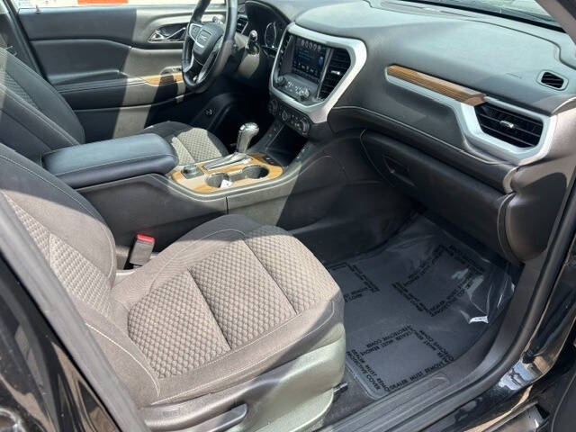 2017 GMC Acadia SLE-2