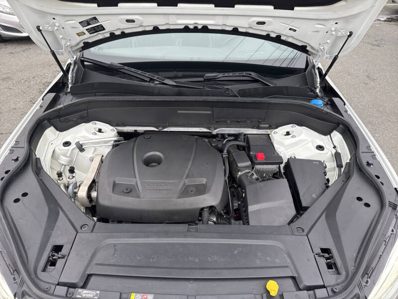 2017 Volvo XC90 T6 R-Design