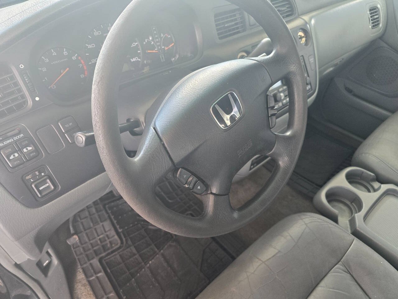 2003 Honda Odyssey for sale at QUEENSGATE AUTO SALES in York, PA