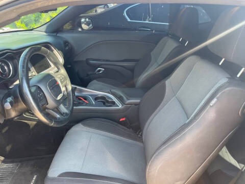 2015 Dodge Challenger SXT