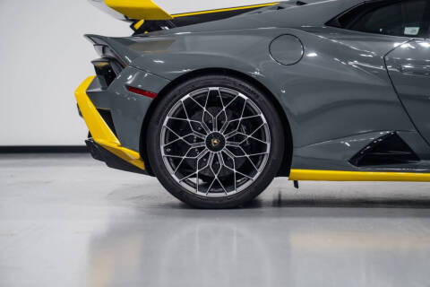 2023 Lamborghini Huracan STO