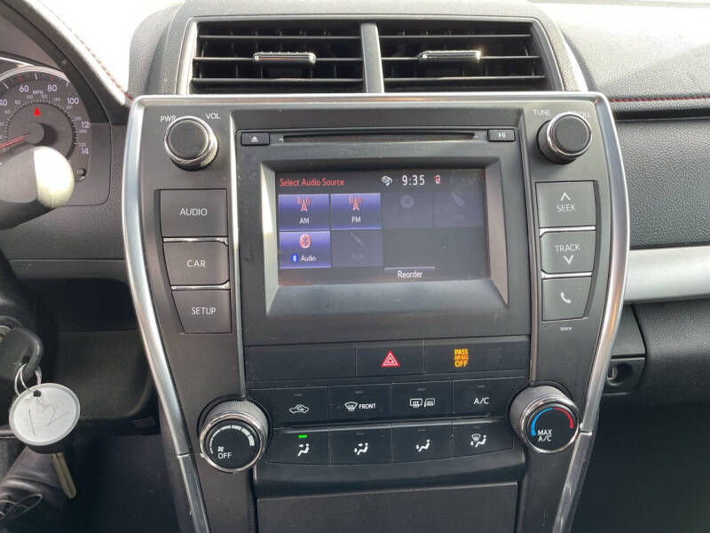 2016 Toyota Camry SE