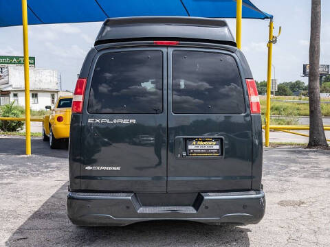 2017 Chevrolet Express 2500