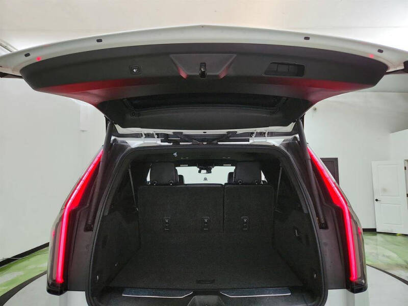 2022 Cadillac Escalade ESV Luxury