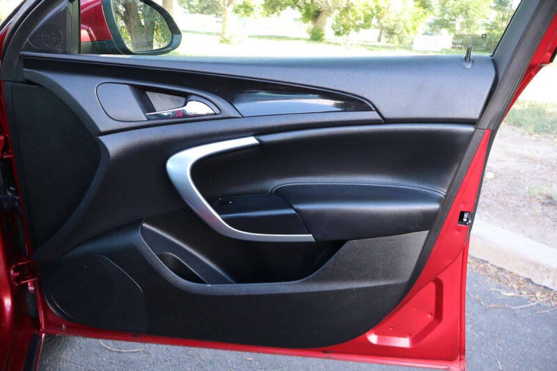 2012 Buick Regal Premium 1