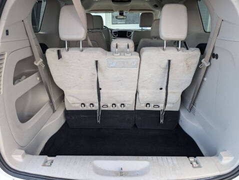 2017 Chrysler Pacifica Touring-L