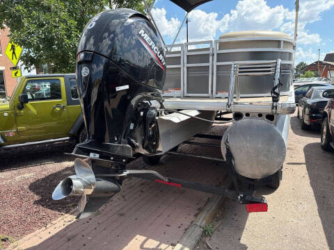 2024 Sun Tracker SPB22RF