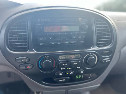 2005 Toyota Sequoia SR5