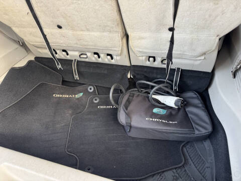 2017 Chrysler Pacifica Hybrid Platinum