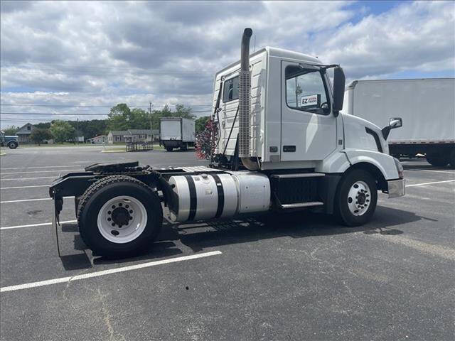 2016 Volvo VNL