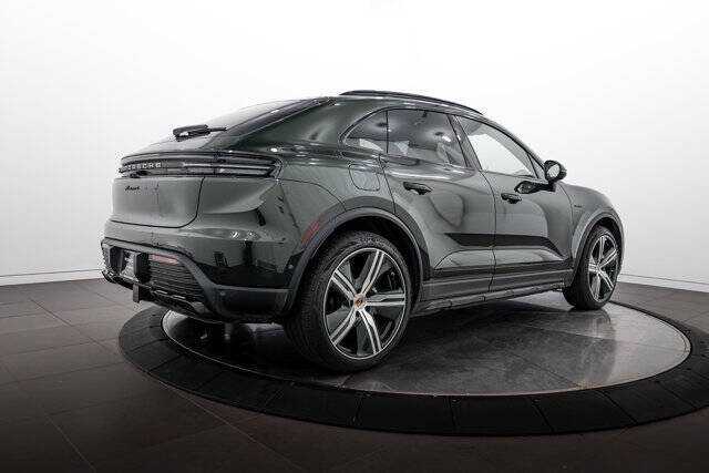 2025 Porsche Macan 4 Electric