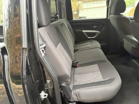 2022 Nissan Titan SV