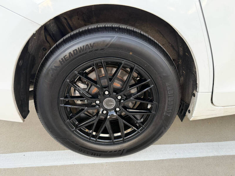 2017 Toyota Sienna L 7-Passenger