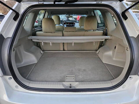 2014 Toyota Prius v Three