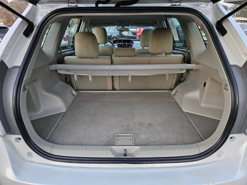 2014 Toyota Prius v Three