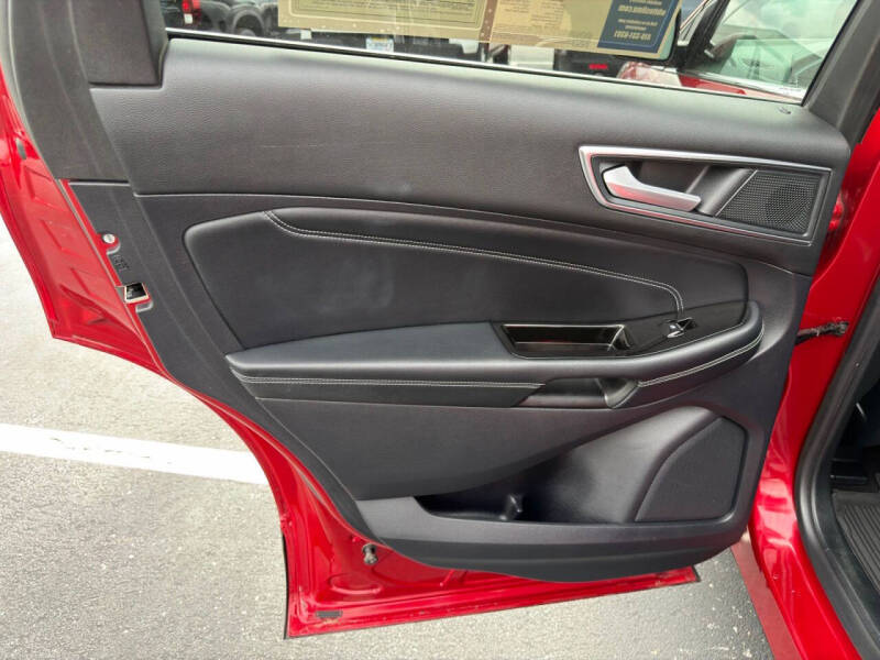 2020 Ford Edge Titanium