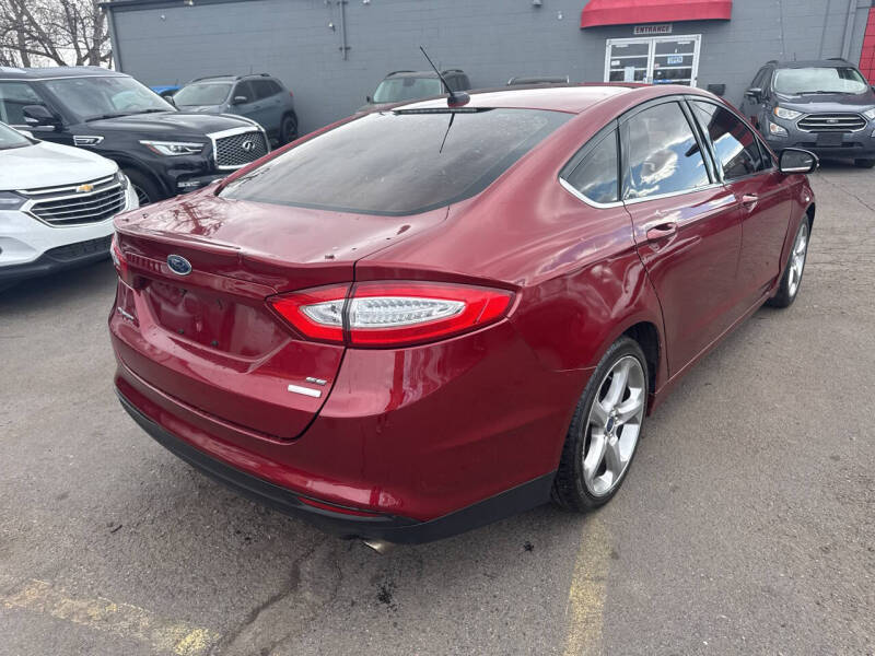 2016 Ford Fusion SE