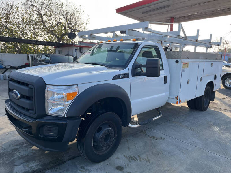 2014 Ford F-450 Super Duty Chassis Cab's photo