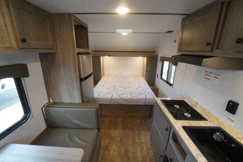 2024 Sunset Park RV Sun-Lite 19 RB