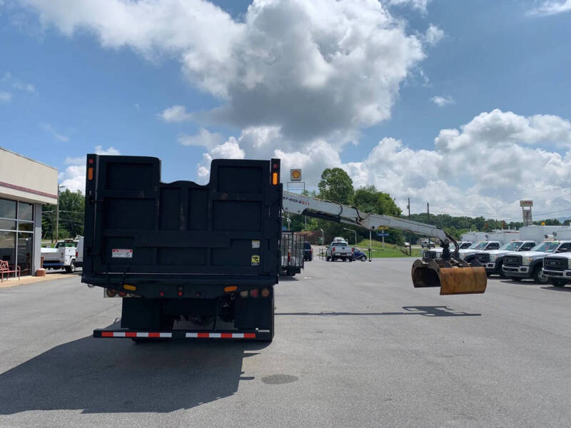 2015 Freightliner M2 106
