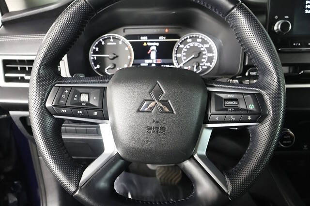 2023 Mitsubishi Outlander SE