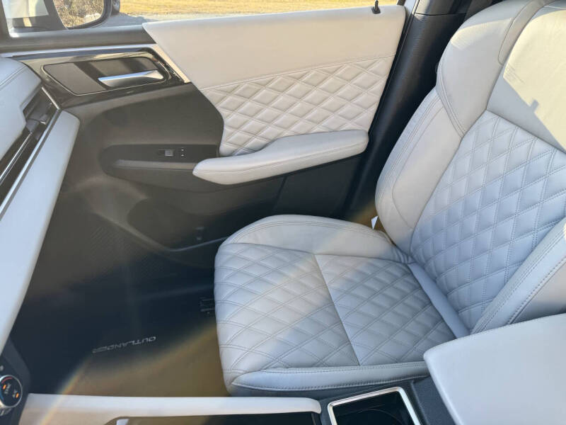 2022 Mitsubishi Outlander SEL