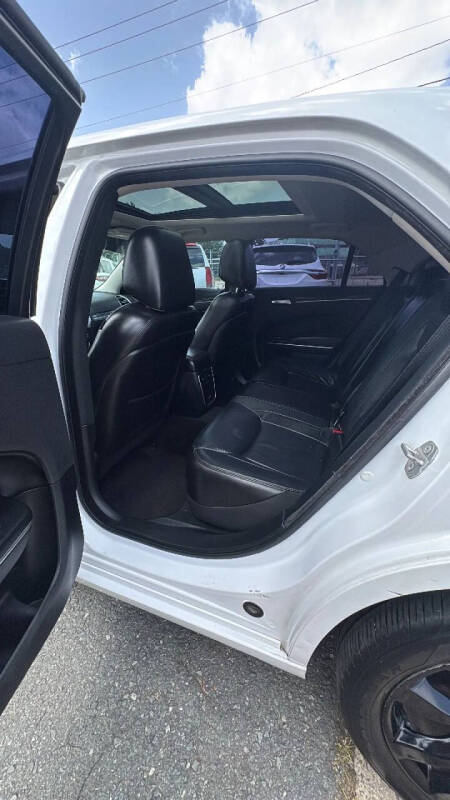 2017 Chrysler 300 Limited