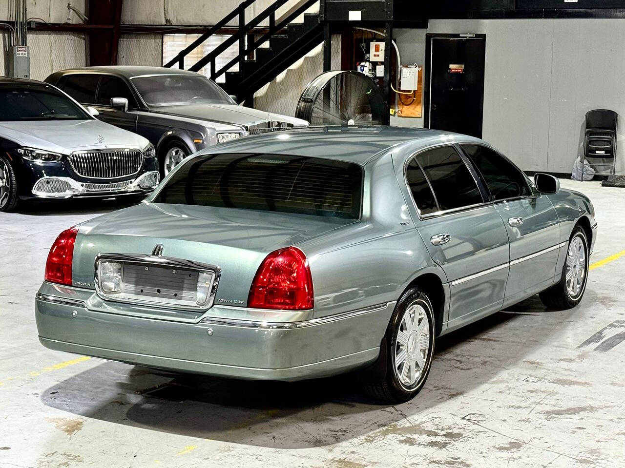 2004 Lincoln Town Car for sale at Carnival Car Company in Victoria, TX