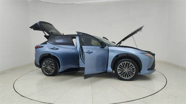 2023 Lexus RZ 450e Luxury