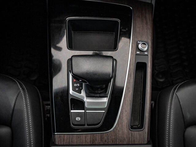 2023 Audi Q5 quattro Premium 40 TFSI