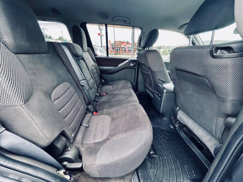 2012 Nissan Pathfinder SV